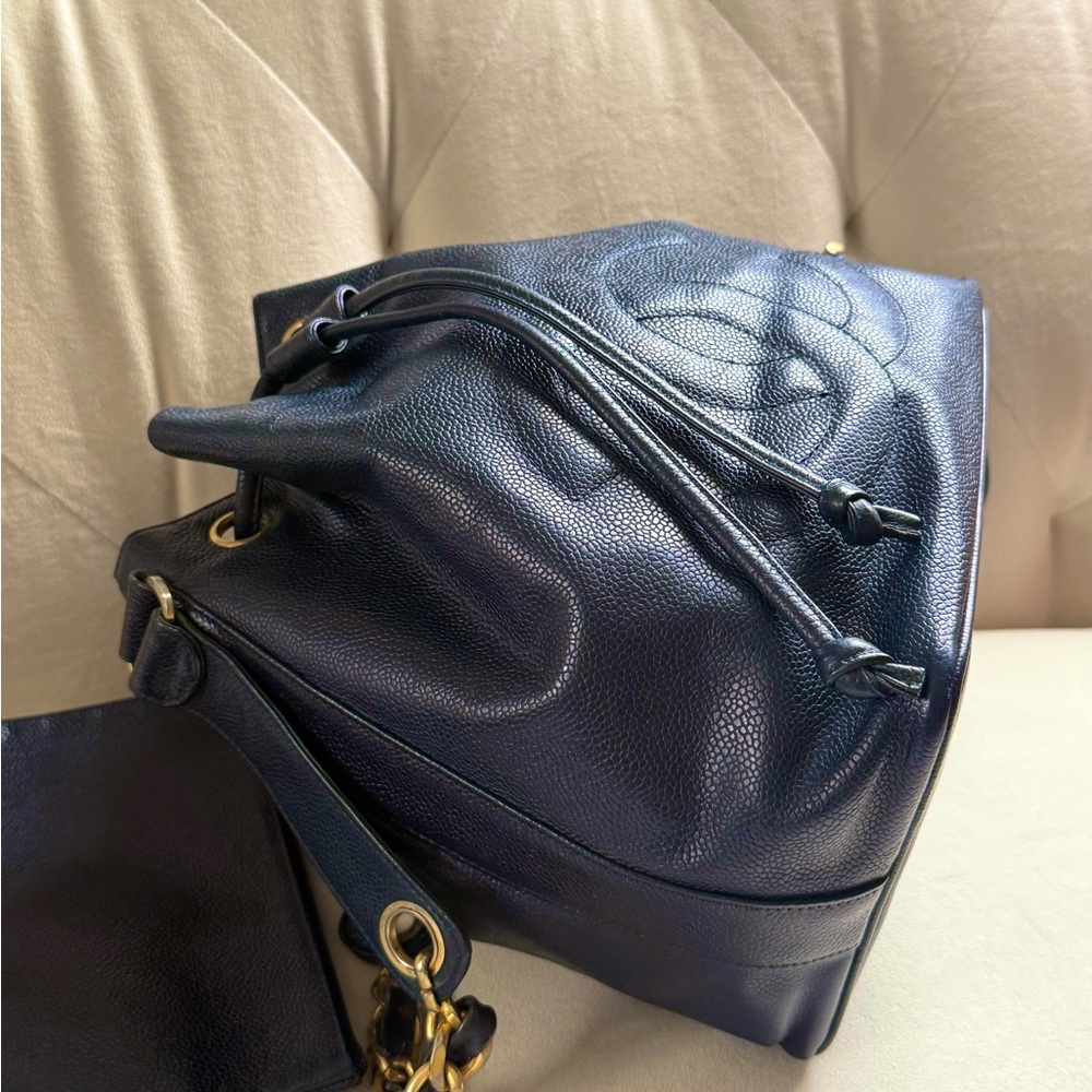 Vintage Chanel Caviar Navy Blue 24k Gold plated hardware Drawstring Bucket Bag - Picture 9 of 14